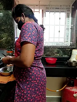 Snapshot of Tamil_Shalini_Lustyy chatting on February 12, 1:33 am Tamil Shalini Lustyy online show from February 12, 1:33 am