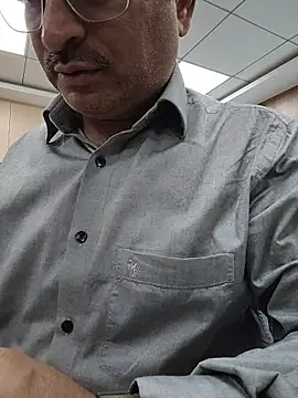 samee00721 online show from March 10, 6:40 am