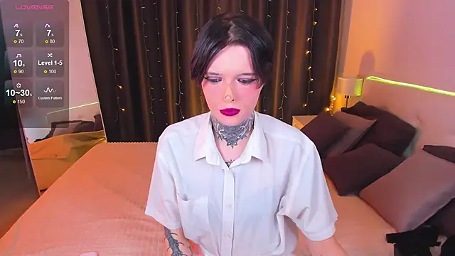 Snapshot of Simona_Rain chatting on January 15, 5:50 am Simona Rain online show from January 15, 5:50 am