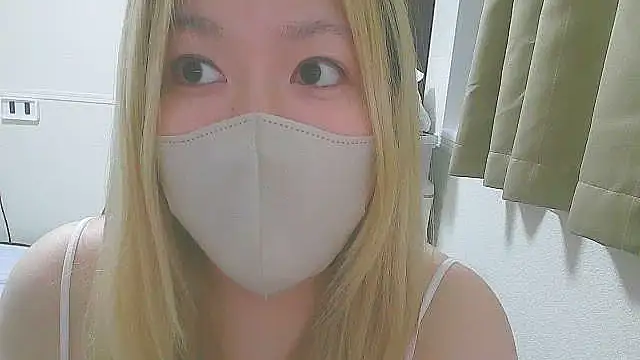 Snapshot of Remi_official chatting on November 2, 6:32 pm Remi official online show from November 2, 6:32 pm