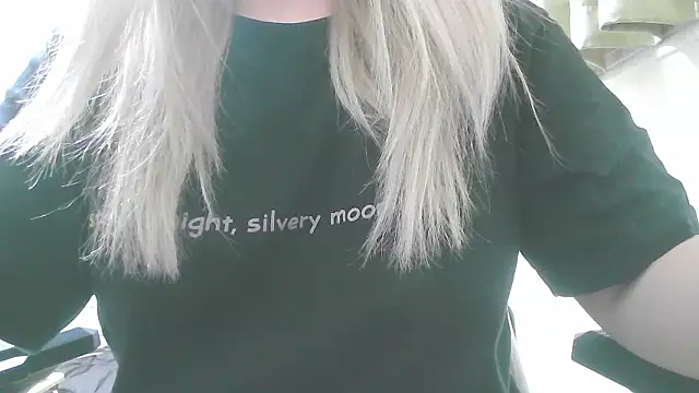 Snapshot of Remi_official chatting on February 23, 3:04 am Remi official online show from February 23, 3:04 am