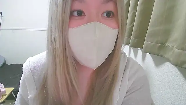 Snapshot of Remi_official chatting on February 28, 12:00 am Remi official online show from February 28, 12:00 am