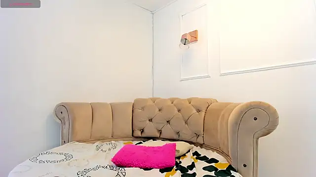 briannaduque online show from February 14, 12:03 pm