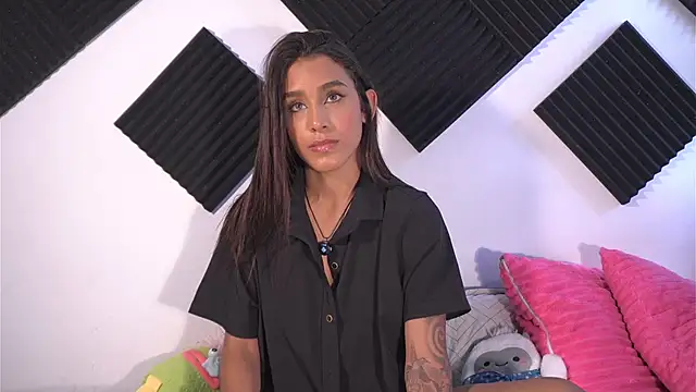 Snapshot of Ambeer_Rousess chatting on December 14, 8:35 pm Ambeer Rousess online show from December 14, 8:35 pm