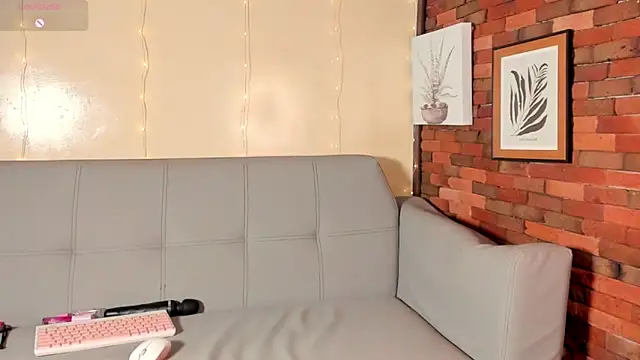 emmamillher online show from December 16, 4:23 am