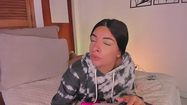 777AylinZ online show from October 23, 11:53 am