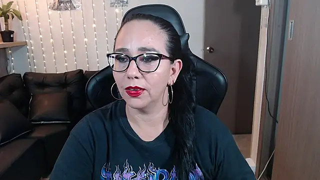 Snapshot of ashleylove_prg chatting on December 23, 4:22 am ashleylove prg online show from December 23, 4:22 am