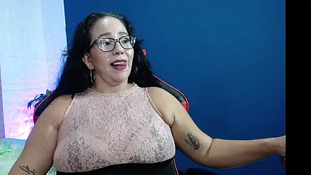 Snapshot of ashleylove_prg chatting on December 29, 3:44 am ashleylove prg online show from December 29, 3:44 am