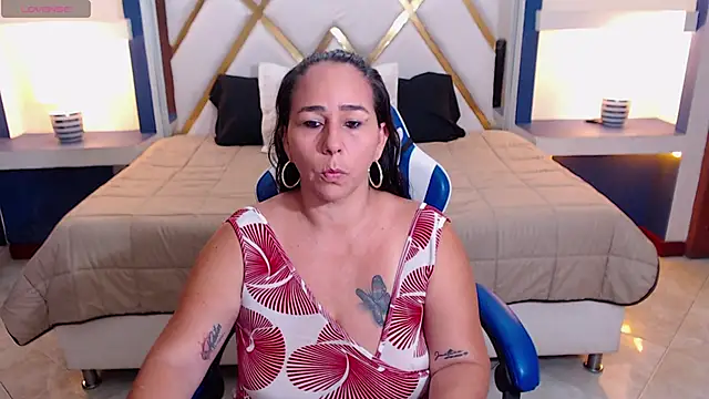 Snapshot of ashleylove_prg chatting on November 29, 2:36 am ashleylove prg online show from November 29, 2:36 am