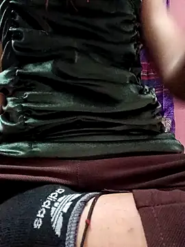 Snapshot of BabySlimmy10 chatting on January 16, 8:03 pm BabySlimmy10 online show from January 16, 8:03 pm