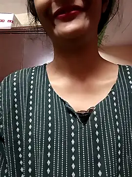 Snapshot of BabySlimmy10 chatting on January 29, 4:36 am BabySlimmy10 online show from January 29, 4:36 am