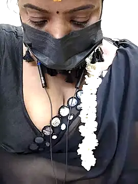 Snapshot of sheela28 chatting on December 7, 6:04 pm sheela28 online show from December 7, 6:04 pm