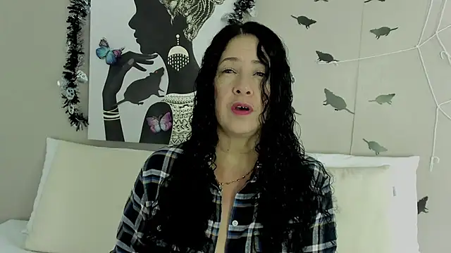 Snapshot of Adelesmithh chatting on October 25, 11:40 am Adelesmithh online show from October 25, 11:40 am