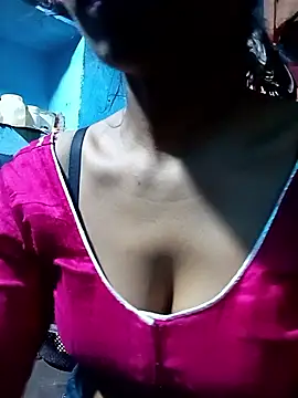 Snapshot of Kajal__Mehra chatting on September 16, 12:44 am Kajal Mehra online show from September 16, 12:44 am