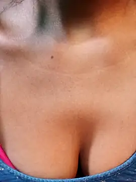 Snapshot of Kajal__Mehra chatting on December 1, 5:45 am Kajal Mehra online show from December 1, 5:45 am