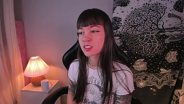 Snapshot of Lia_Sweett_ chatting on January 14, 1:38 pm Lia Sweett online show from January 14, 1:38 pm