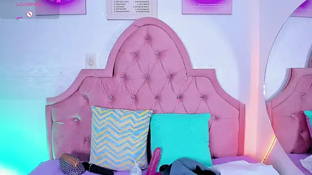 amandalee01 online show from November 7, 6:19 pm