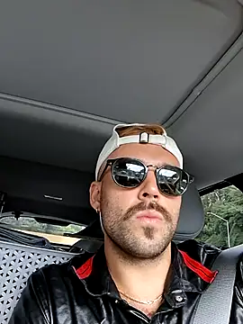 Snapshot of 69woodinson chatting on September 23, 8:45 pm 69woodinson online show from September 23, 8:45 pm