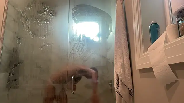 Snapshot of 69woodinson chatting on December 18, 1:17 pm 69woodinson online show from December 18, 1:17 pm