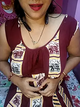 Sexy Mona Bhabhi online show from September 9, 6:40 pm