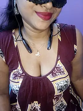 Sexy Mona Bhabhi online show from October 16, 6:31 pm