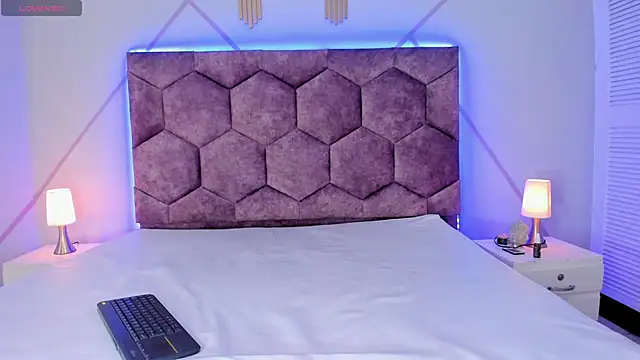 aggy castel online show from January 23, 2:02 am