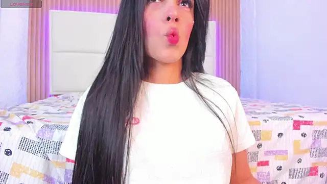 aggy castel online show from February 8, 7:01 am