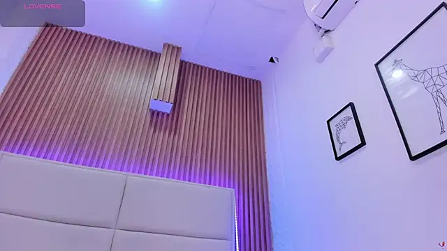 aggy castel online show from February 23, 8:01 am