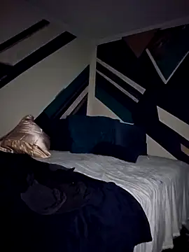 Snapshot of carolinaskarma chatting on December 16, 10:53 am carolinaskarma online show from December 16, 10:53 am