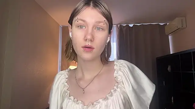 MoiraHavins online show from February 14, 6:32 am