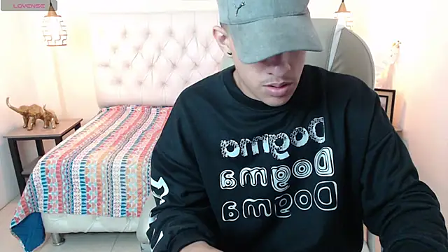 Snapshot of Jheidertwink chatting on December 20, 7:12 am Jheidertwink online show from December 20, 7:12 am