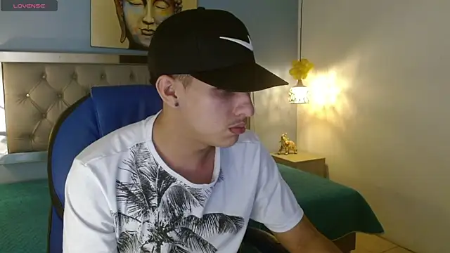 Snapshot of Jheidertwink chatting on January 31, 3:30 am Jheidertwink online show from January 31, 3:30 am