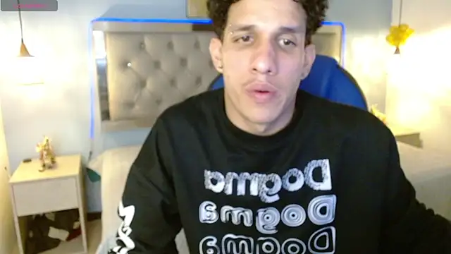 Snapshot of Jheidertwink chatting on February 8, 3:41 am Jheidertwink online show from February 8, 3:41 am