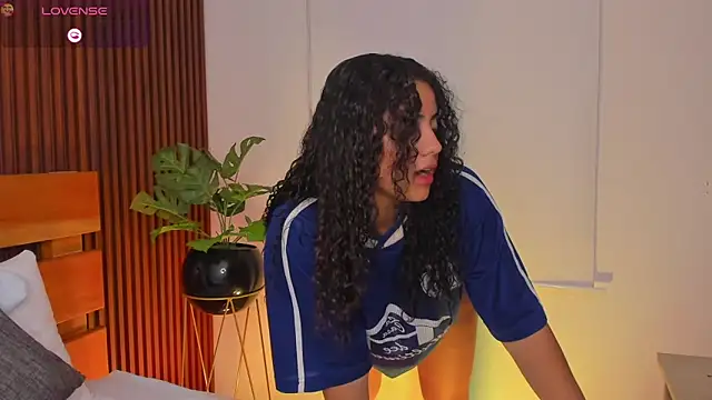 yaya23x online show from November 19, 2:39 pm