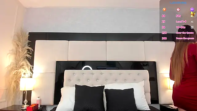 CarlaRossi  online show from October 1, 7:42 pm