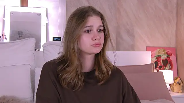 Snapshot of EllieHayes chatting on October 18, 7:47 pm EllieHayes online show from October 18, 7:47 pm