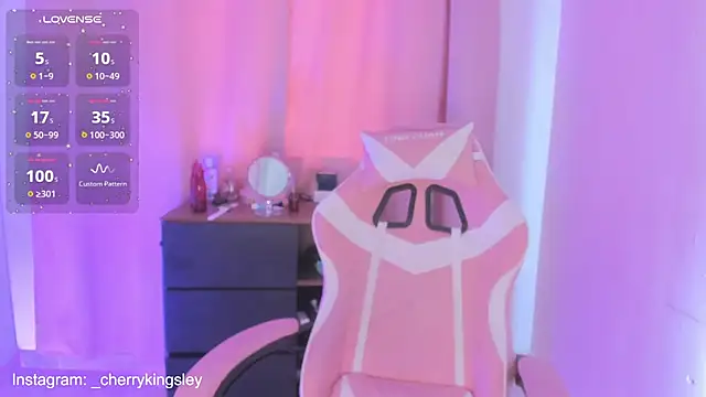 Snapshot of _cherrykingsley1 chatting on March 2, 2:00 pm cherrykingsley1 online show from March 2, 2:00 pm