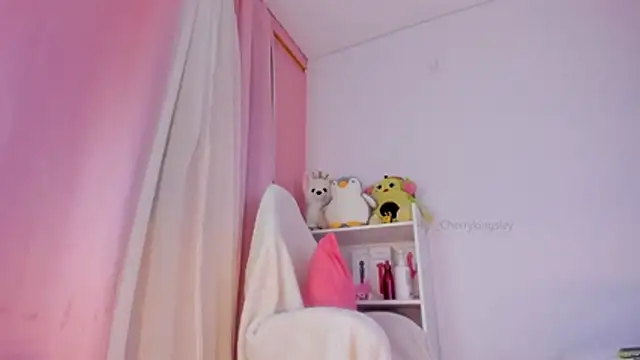  cherrykingsley1 online show from December 14, 11:42 pm