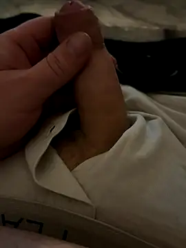 Snapshot of EhemannTotti chatting on December 2, 12:38 am EhemannTotti online show from December 2, 12:38 am