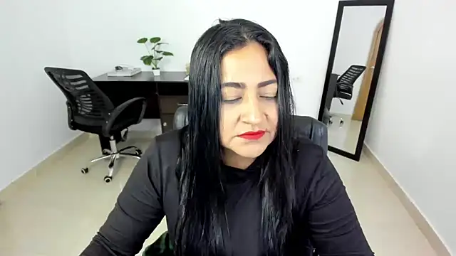 Snapshot of Adele_Sweett chatting on February 11, 11:32 am Adele Sweett online show from February 11, 11:32 am