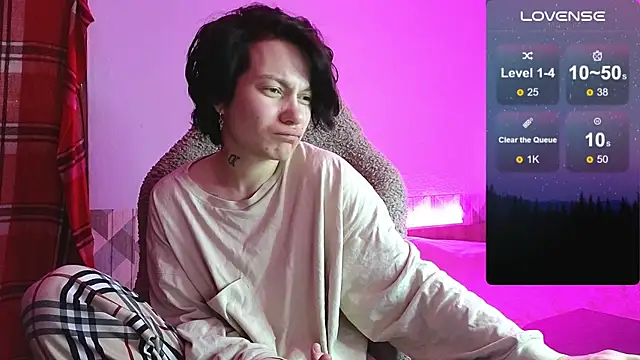 Snapshot of esajukyy chatting on November 24, 11:21 am esajukyy online show from November 24, 11:21 am