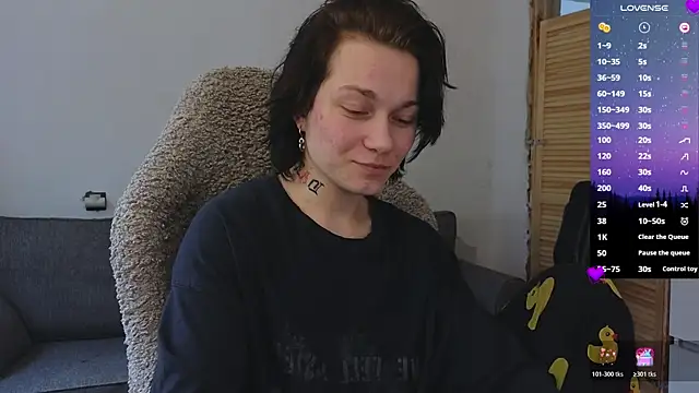 esajukyy online show from April 17, 9:12 am