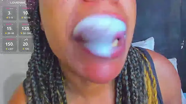 KamariaFyre online show from October 14, 1:56 pm