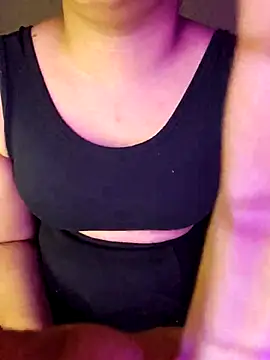 Snapshot of Olivia3 chatting on October 21, 8:20 pm Olivia3 online show from October 21, 8:20 pm