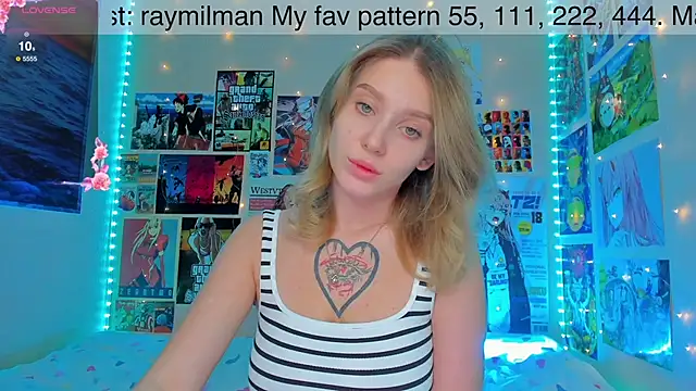 Snapshot of AliceMilman chatting on December 14, 9:51 am AliceMilman online show from December 14, 9:51 am