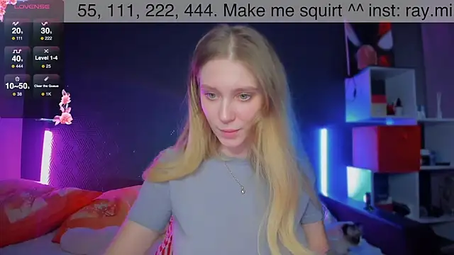 Snapshot of AliceMilman chatting on March 3, 1:31 pm AliceMilman online show from March 3, 1:31 pm