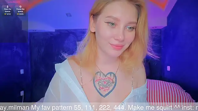 Snapshot of AliceMilman chatting on November 7, 10:04 am AliceMilman online show from November 7, 10:04 am