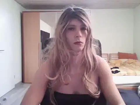 Snapshot of Kinky-Kristina chatting on March 19, 7:27 pm Kinky-Kristina online show from March 19, 7:27 pm