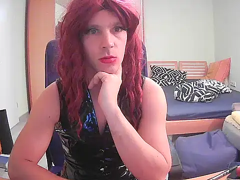 Snapshot of Kinky-Kristina chatting on October 20, 7:47 pm Kinky-Kristina online show from October 20, 7:47 pm