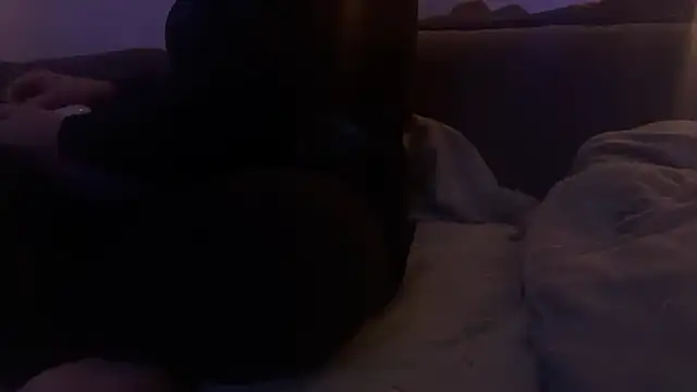 Snapshot of houy111111 chatting on December 2, 6:03 pm houy111111 online show from December 2, 6:03 pm